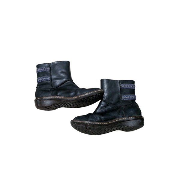 Ugg Australia Lillie 3336 Black Leather Sheepskin Lined Boots Womens Size 8 - Picture 2 of 10